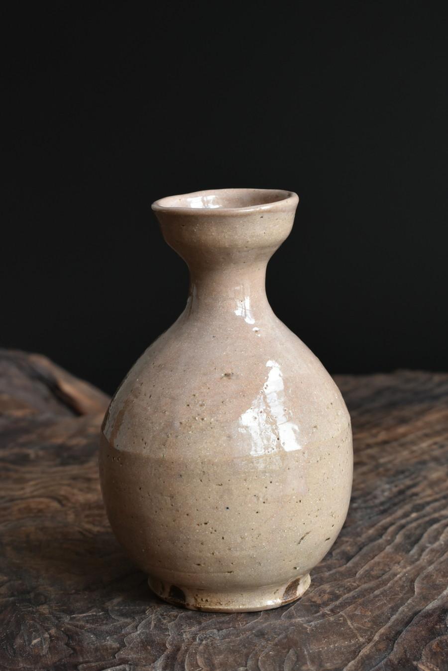 Korean Antique Pottery / Joseon Dynasty 18th Century / Beautiful Glazed Bottle In Good Condition In Sammu-shi, Chiba