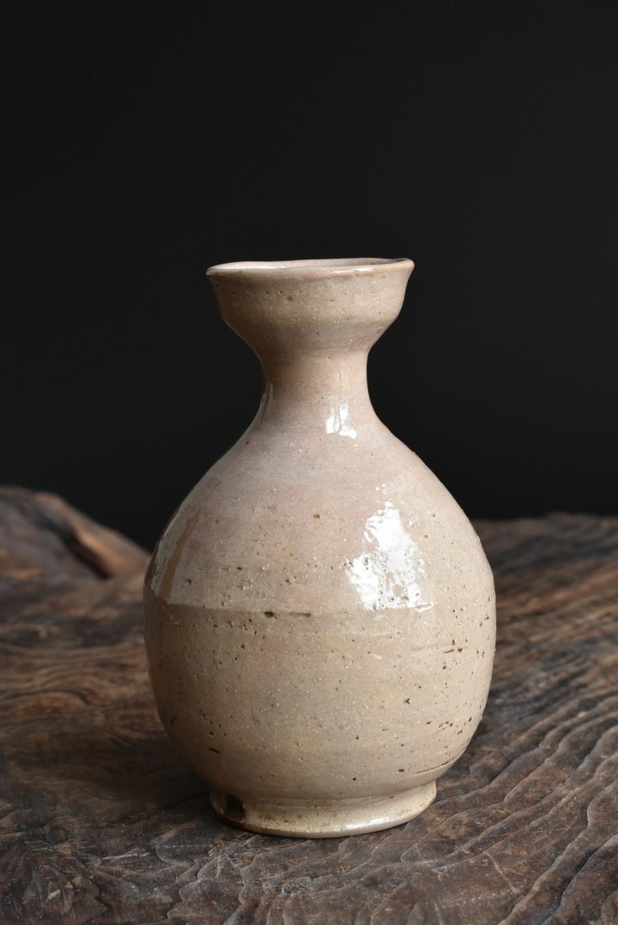 18th Century and Earlier Korean Antique Pottery / Joseon Dynasty 18th Century / Beautiful Glazed Bottle