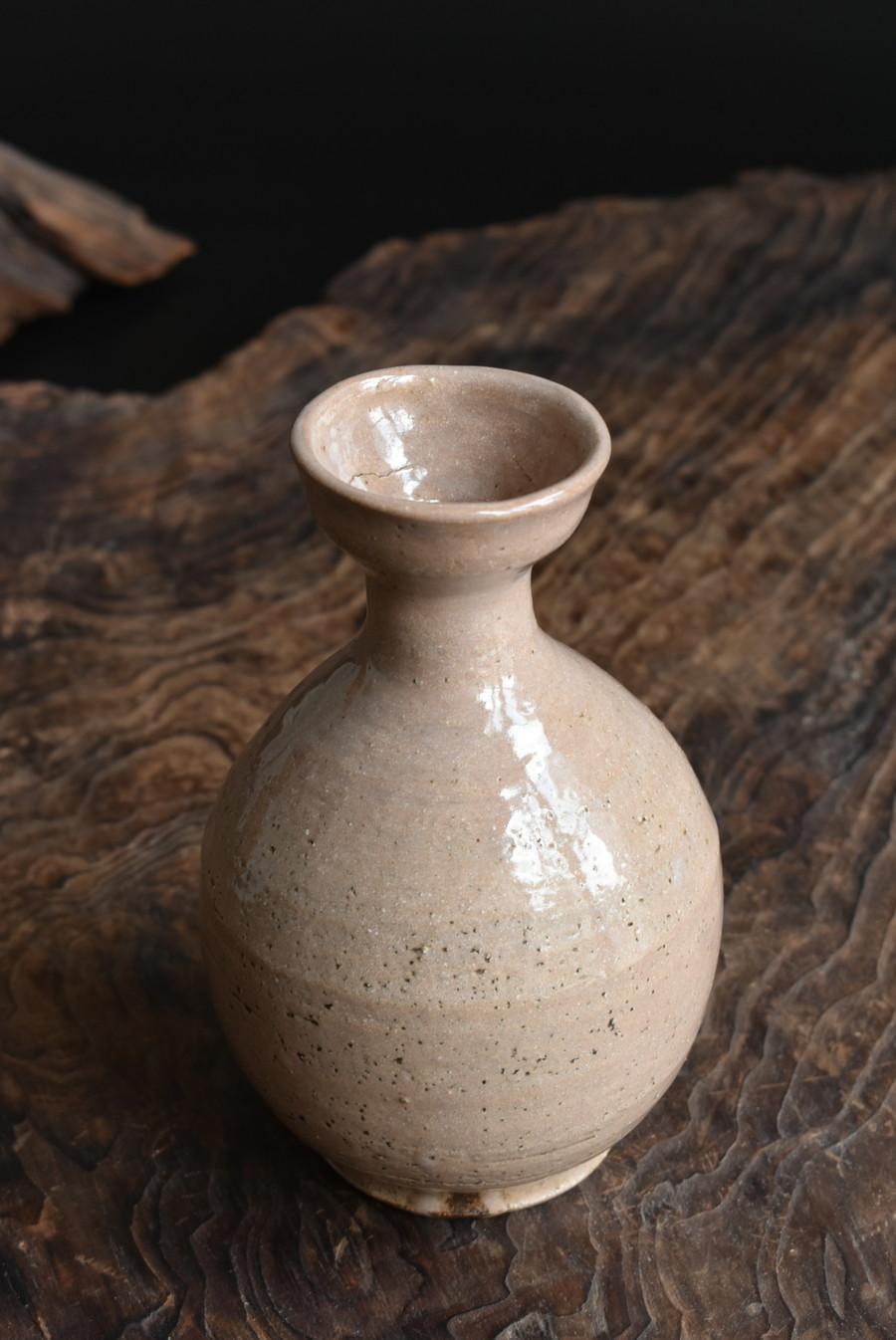 Korean Antique Pottery / Joseon Dynasty 18th Century / Beautiful Glazed Bottle 1