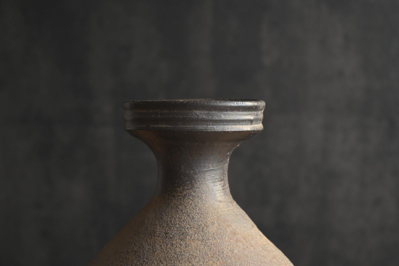 Koreanische antike Keramikvase/10. Jahrhundert/Wabi-Sabi-Vase/Goryeo-Periode im Angebot 3