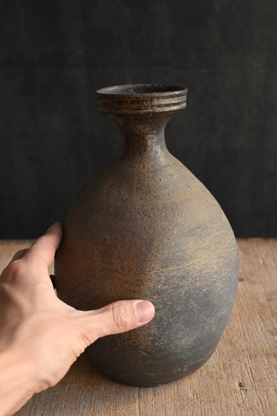 Koreanische antike Keramikvase/10. Jahrhundert/Wabi-Sabi-Vase/Goryeo-Periode (Südkoreanisch) im Angebot