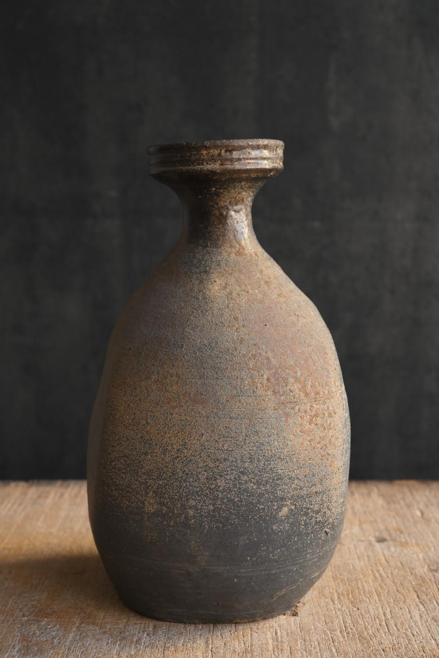 Koreanische antike Keramikvase/10. Jahrhundert/Wabi-Sabi-Vase/Goryeo-Periode (Töpferwaren) im Angebot