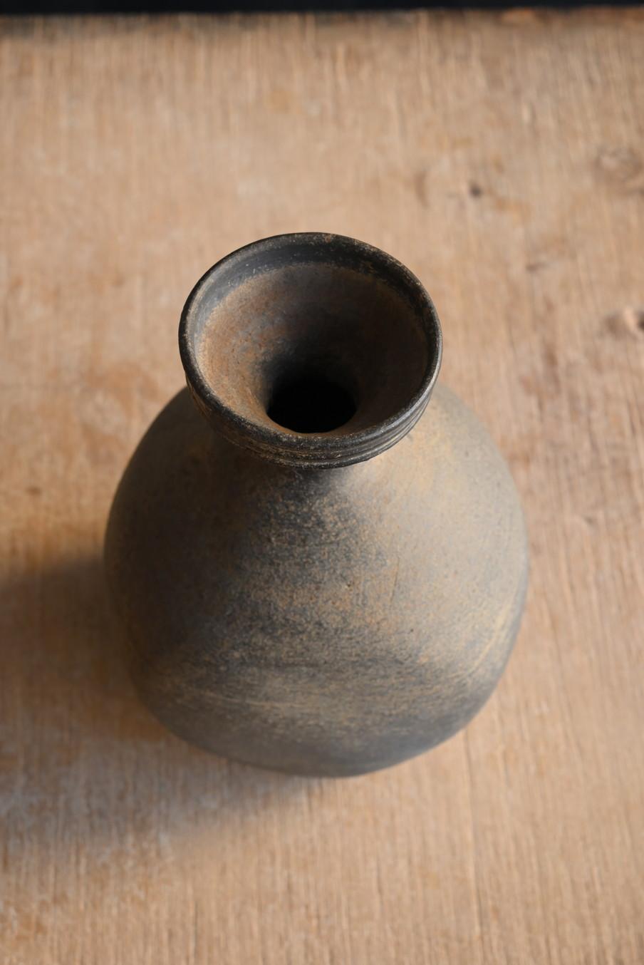Koreanische antike Keramikvase/10. Jahrhundert/Wabi-Sabi-Vase/Goryeo-Periode im Angebot 1