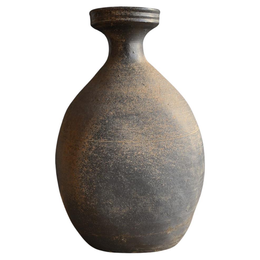 Koreanische antike Keramikvase/10. Jahrhundert/Wabi-Sabi-Vase/Goryeo-Periode im Angebot