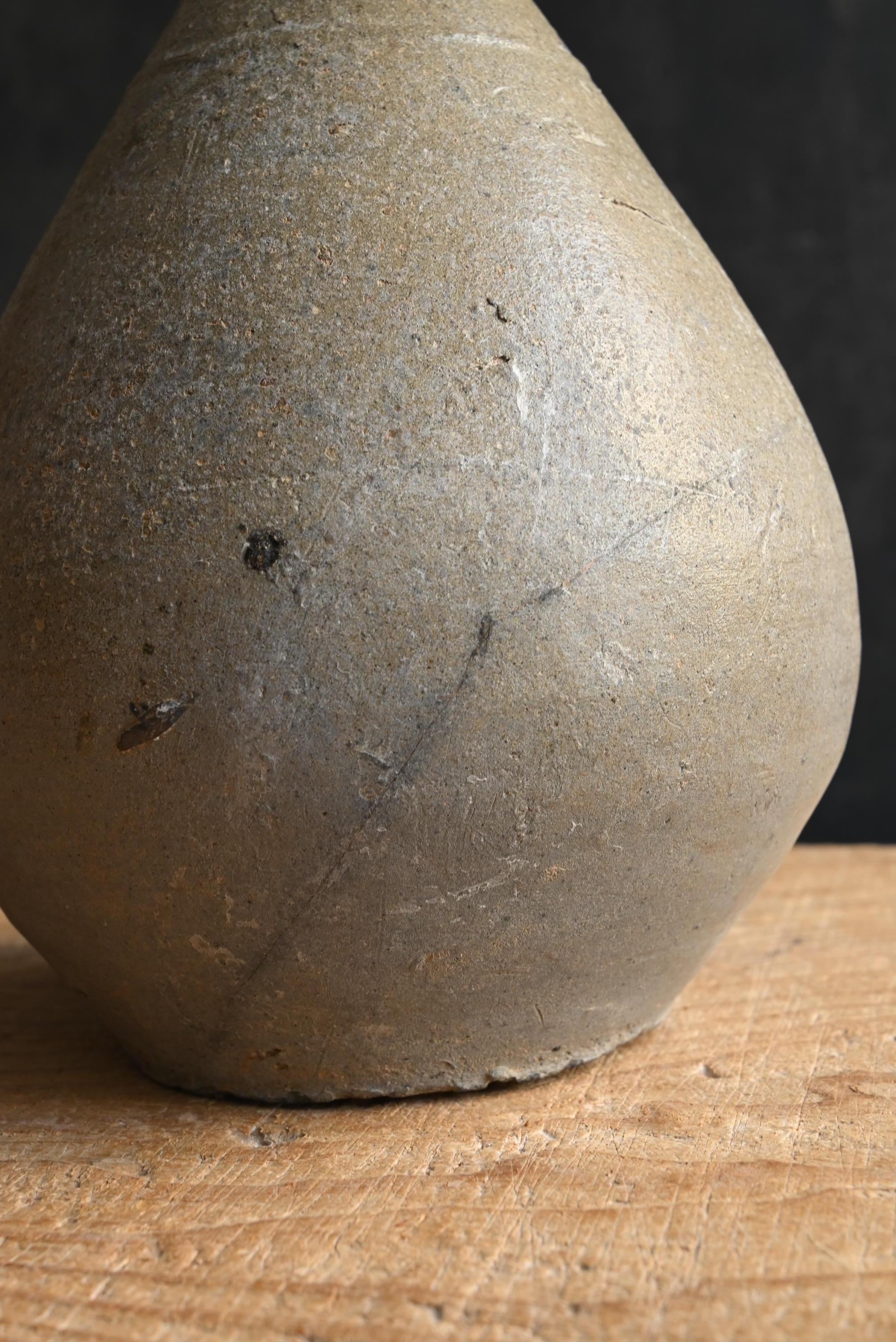 Korean antique pottery vase / Goryeo dynasty / 13th to 14th century For Sale 6
