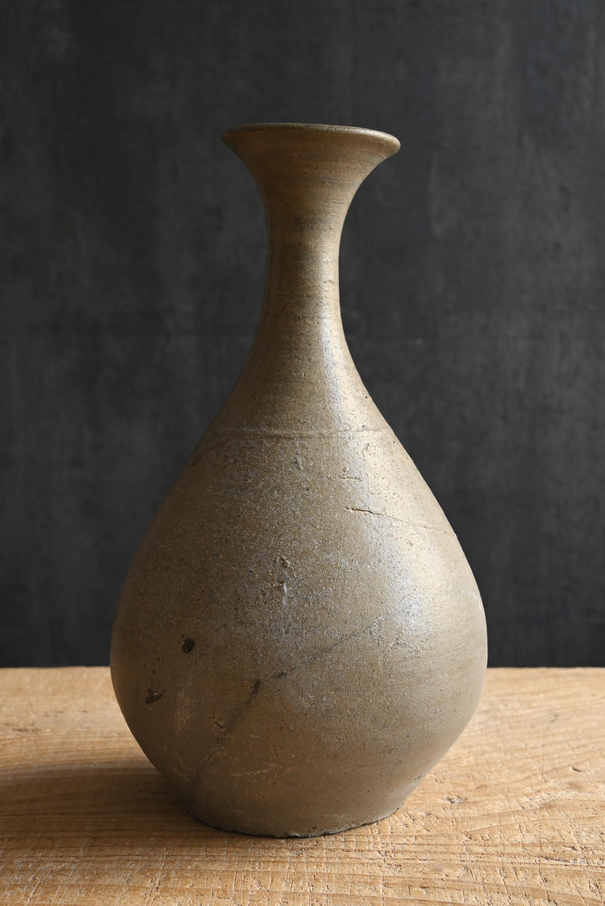18th Century and Earlier Korean antique pottery vase / Goryeo dynasty / 13th to 14th century For Sale