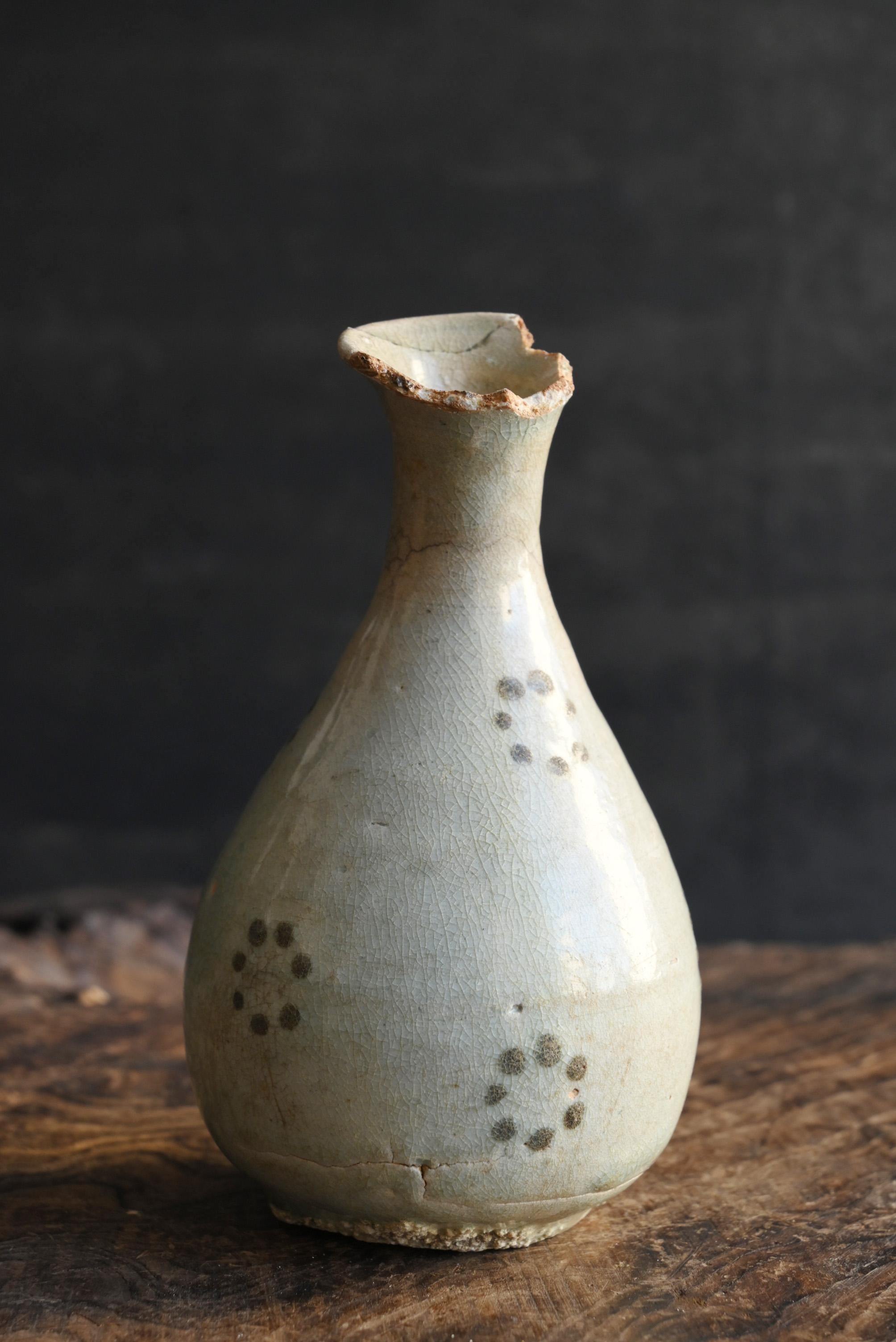 South Korean Korean antique pottery vase/rare design pottery/Joseon Dynasty/15th century For Sale