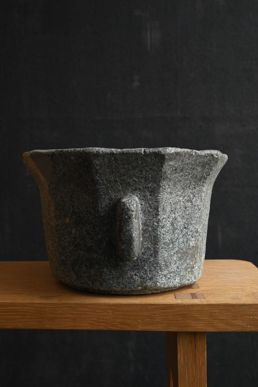 Bol coréen antique en pierre / 19e siècle / Objects for Objects / Dynastie Joseon en vente 1