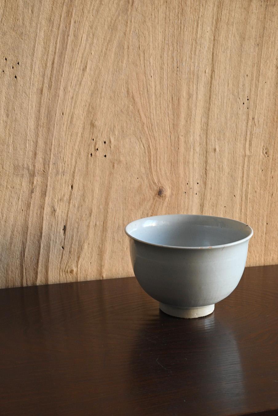 South Korean Korean antique white porcelain bowl/Joseon Dynasty/15th to 19th century