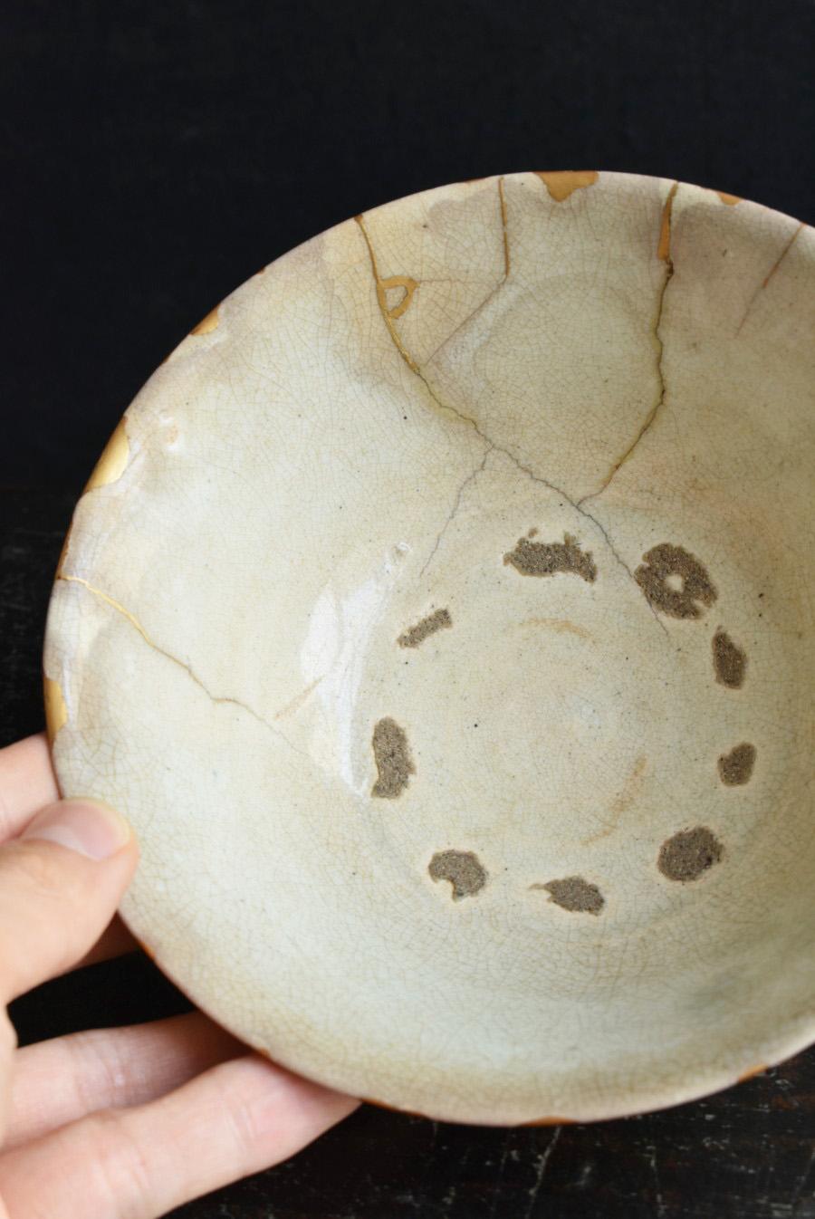 Korean antique white porcelain bowl/Kintsugi/16th century/Wabi-sabi object 2