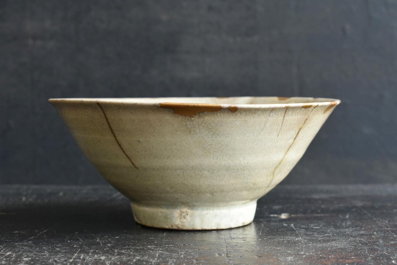 Porcelain Korean antique white porcelain bowl/Kintsugi/16th century/Wabi-sabi object