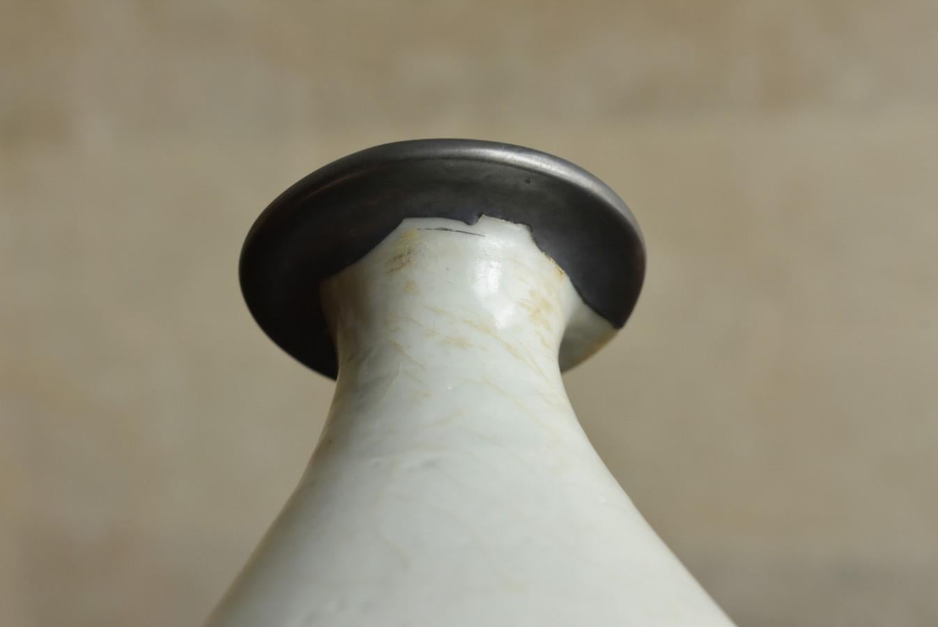 Korean antique white porcelain vase / 15th-16th century / Joseon dynasty 3