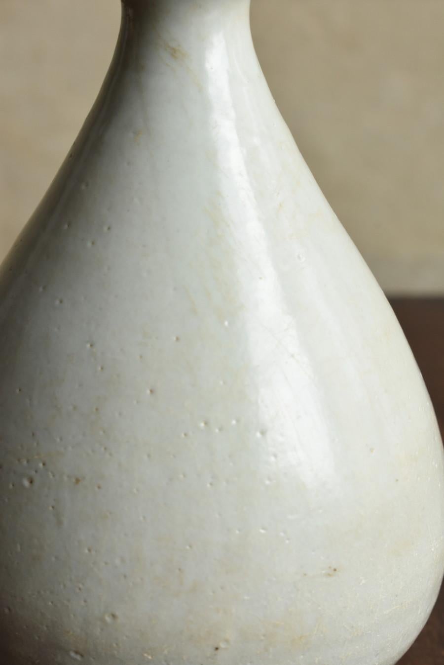 Korean antique white porcelain vase / 15th-16th century / Joseon dynasty 5