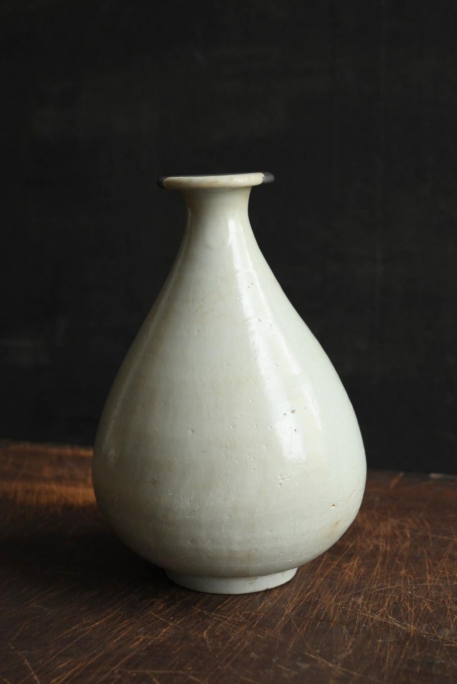 Glazed Korean antique white porcelain vase / 15th-16th century / Joseon dynasty