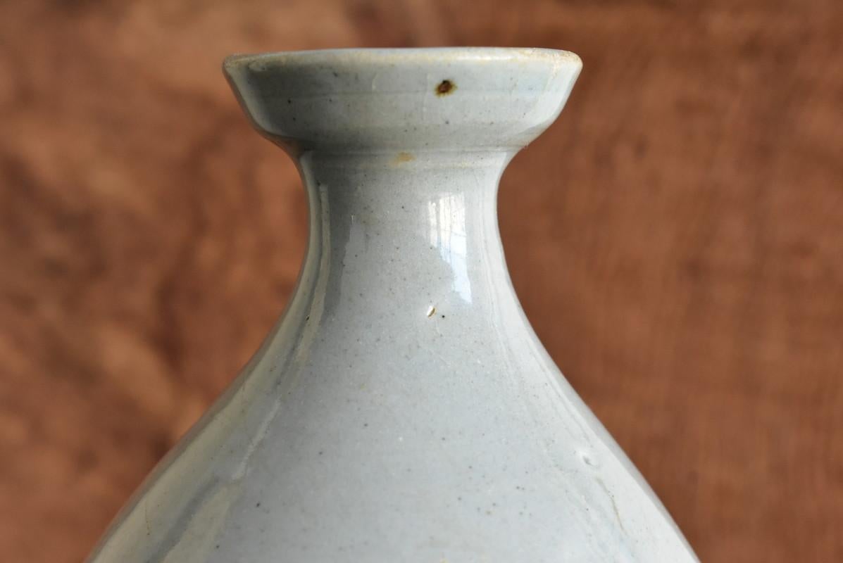 Korean Antique White Porcelain Vase / Beautiful Shape / Late 18th Century 6