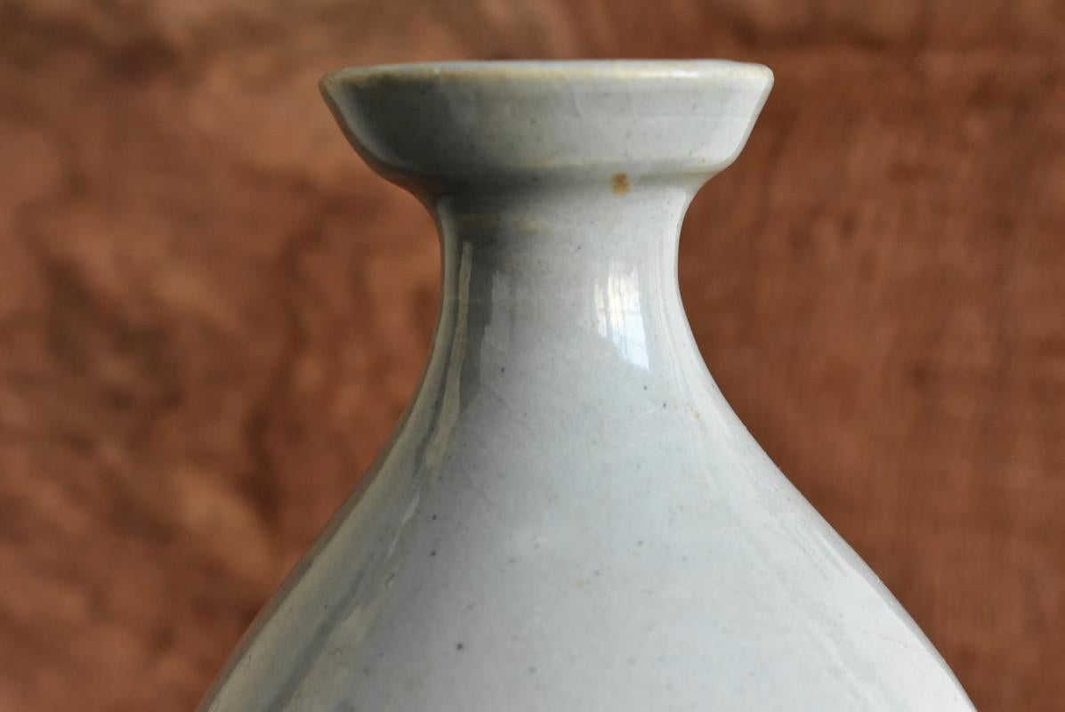 Korean Antique White Porcelain Vase / Beautiful Shape / Late 18th Century 7