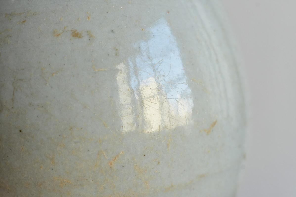 Korean Antique White Porcelain Vase / Beautiful Shape / Late 18th Century 11