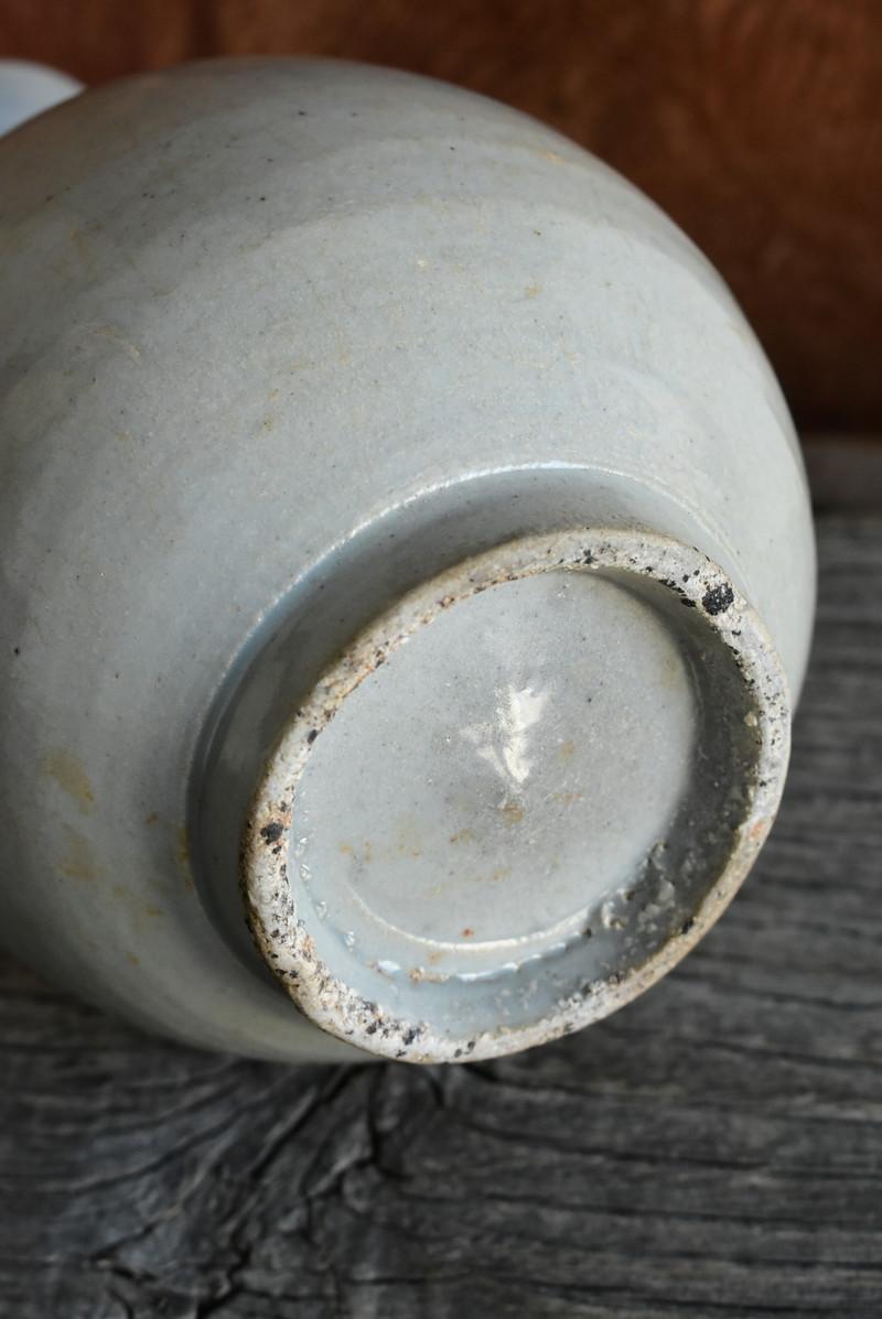 Korean Antique White Porcelain Vase / Beautiful Shape / Late 18th Century 14