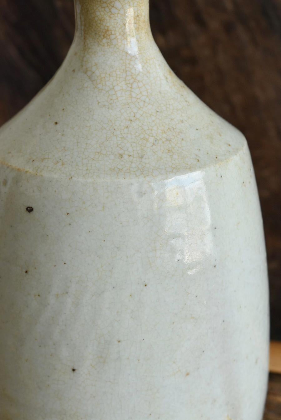 Korean Antique White Porcelain Vase / Nice Shaped Vase / Late 18th Century For Sale 5