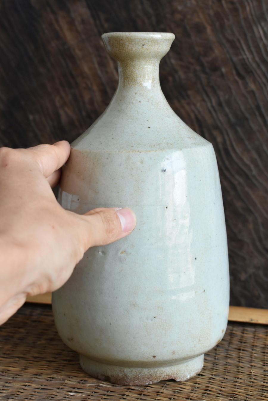 Other Korean Antique White Porcelain Vase / Nice Shaped Vase / Late 18th Century