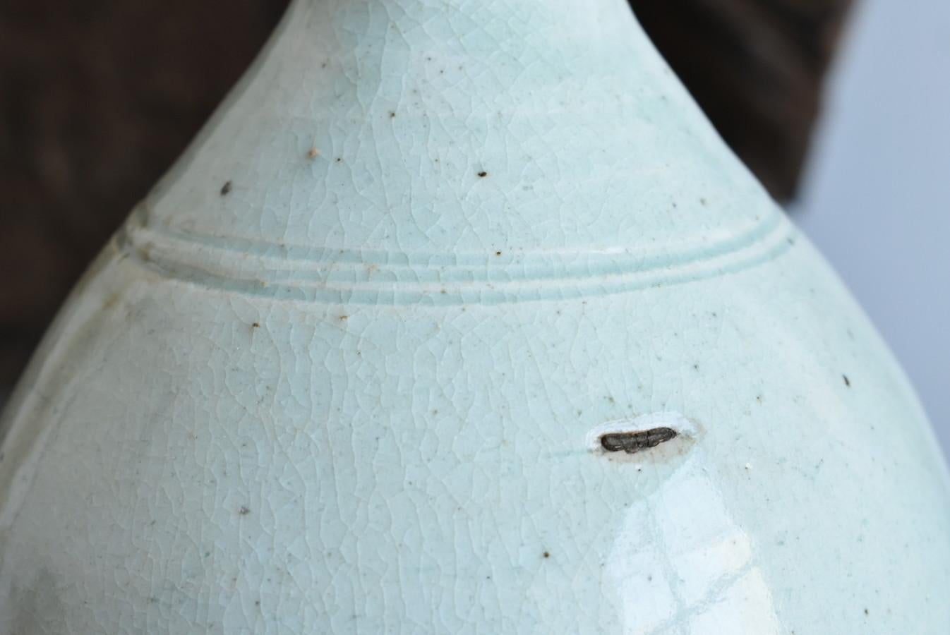 Korean Antique White Porcelain Vase /Vase with a Sense of Transparency/1750-1850 For Sale 8