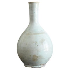 Korean Antique White Porcelain Vase /Vase with a Sense of Transparency/1750-1850