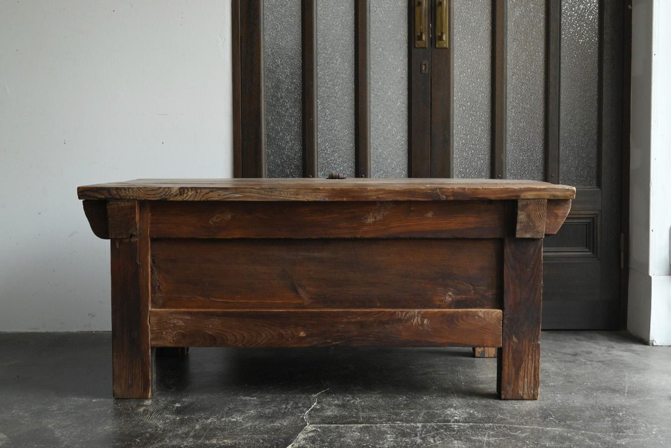 Korean antique wooden box/Late 19th century/Sofa table/Low table/Display stand In Good Condition In Sammu-shi, Chiba