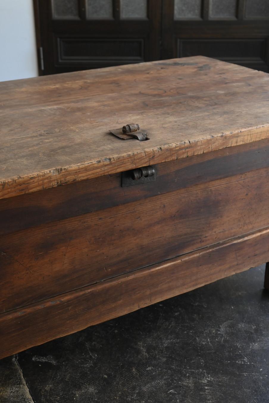 Pine Korean antique wooden box/Late 19th century/Sofa table/Low table/Display stand