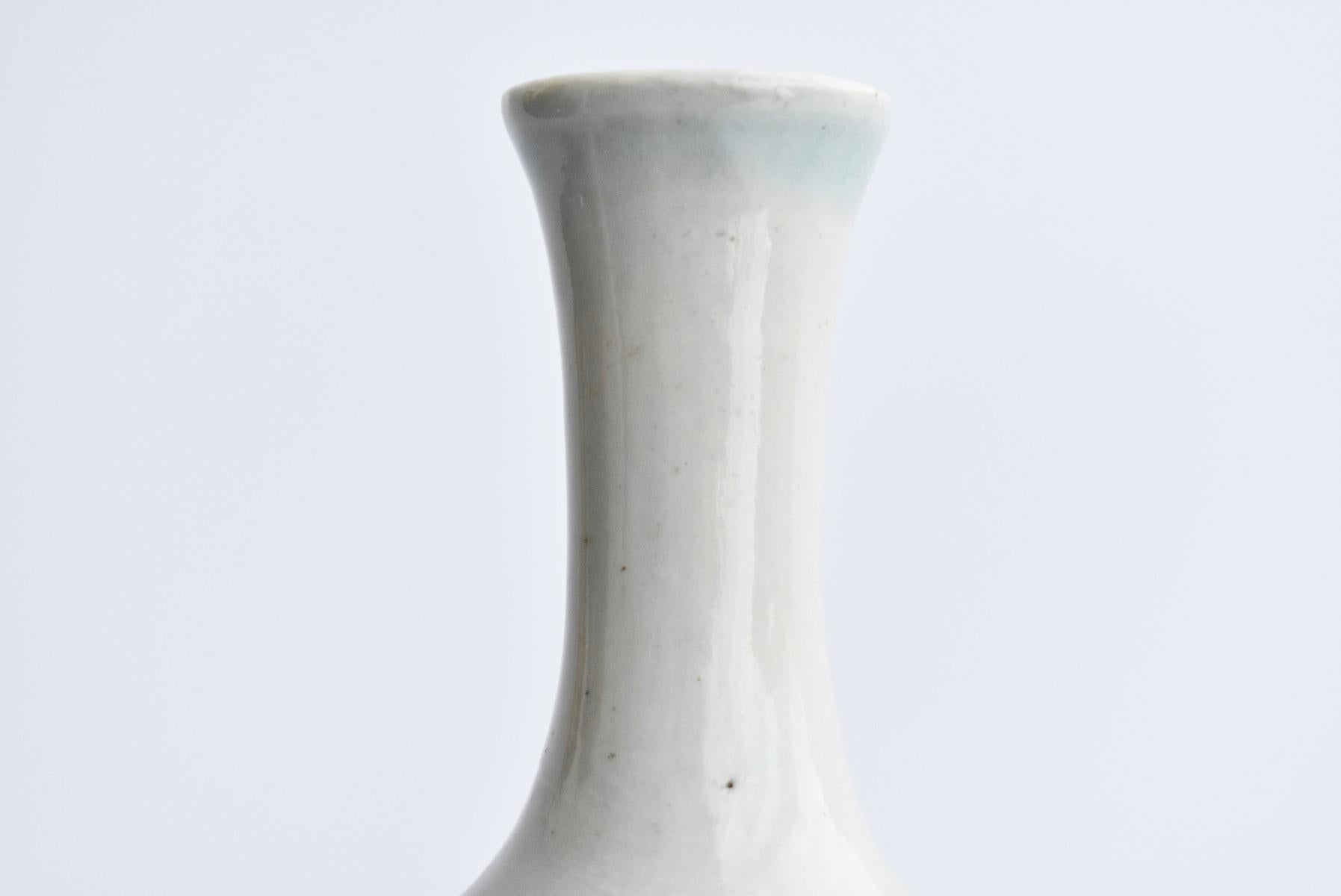 Korean Antiques 'Late Lee Dynasty' / White Porcelain Kanji Dyed Vase/Sake Bottle In Good Condition In Sammu-shi, Chiba
