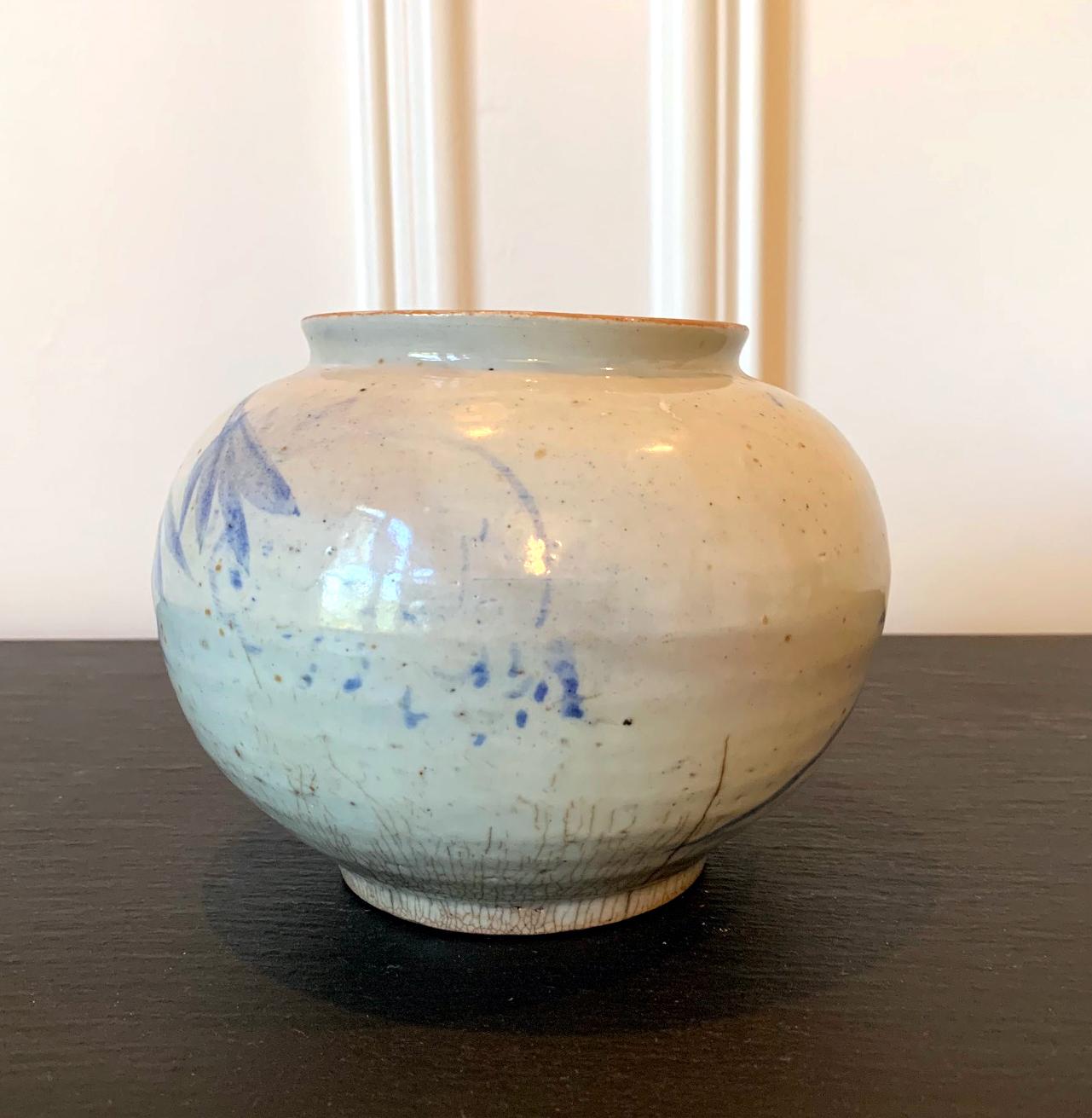 Korean Blue and White Ceramic Jar Joseon Dynasty In Good Condition In Atlanta, GA