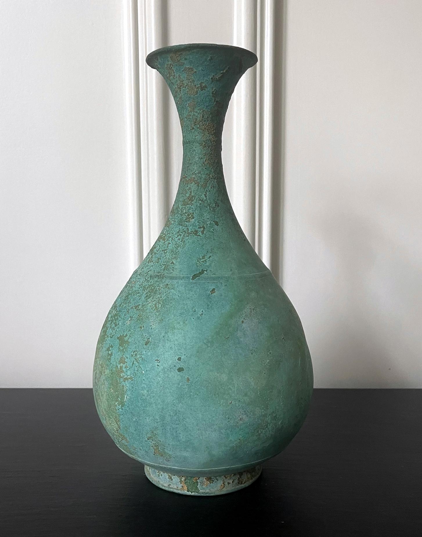 Archaistic Korean Bronze Bottle Goryeo Dynasty For Sale