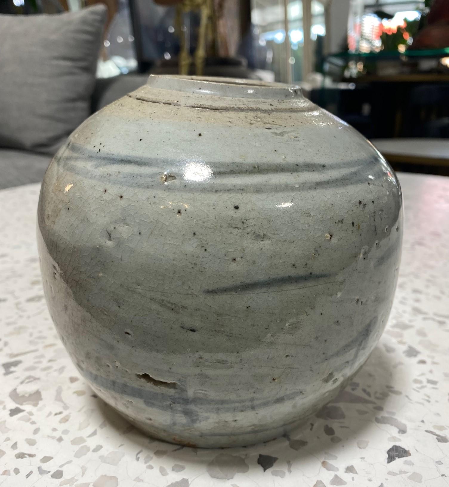 Koreanische Buncheong Joseon Dynasty Antike glasierte Keramik Keramik Wabi-Sabi Vase (19. Jahrhundert) im Angebot