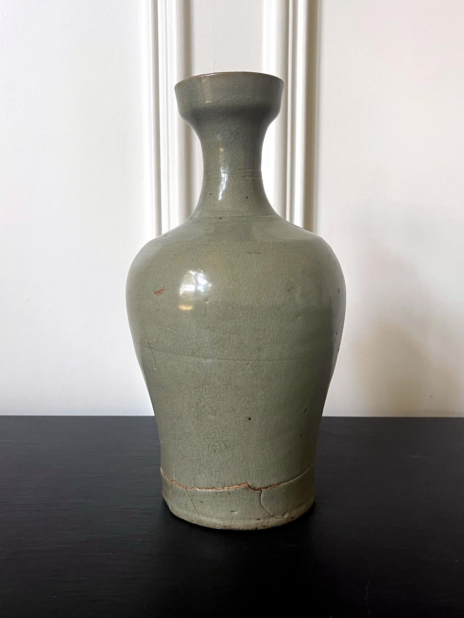 Archaistic Korean Caledon Vase Bottle with Kintsugi Repair Goryeo Dynasty For Sale