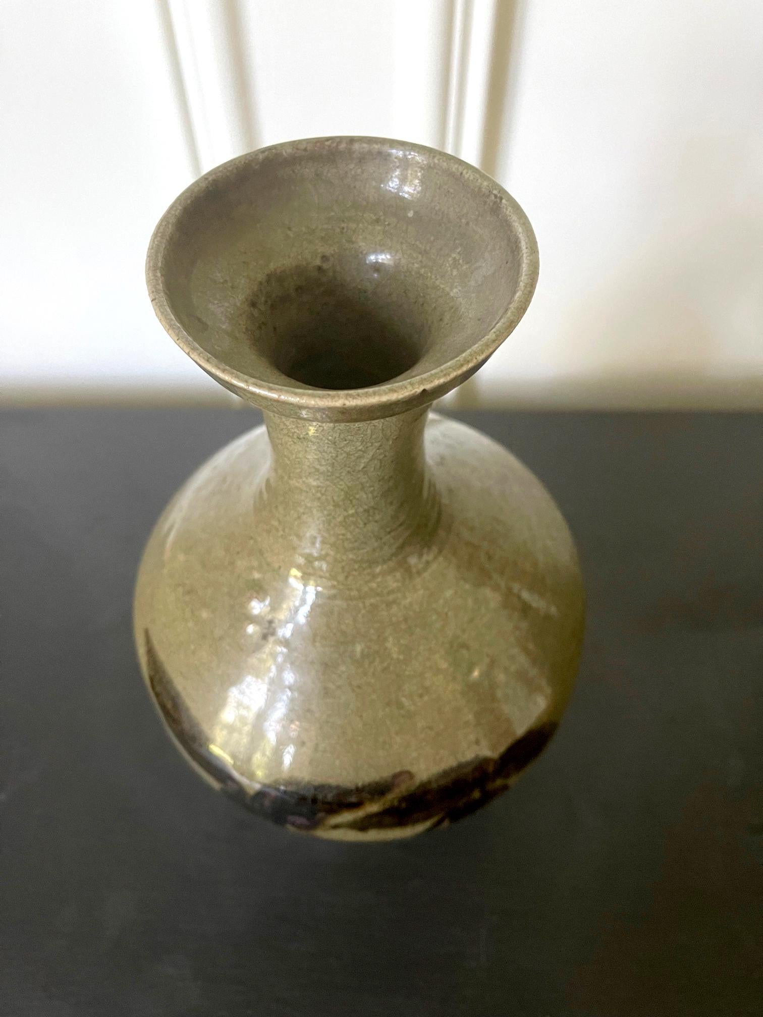Korean Celadon Bottle Vase with Slip Decoration Goryeo Dynasty 5
