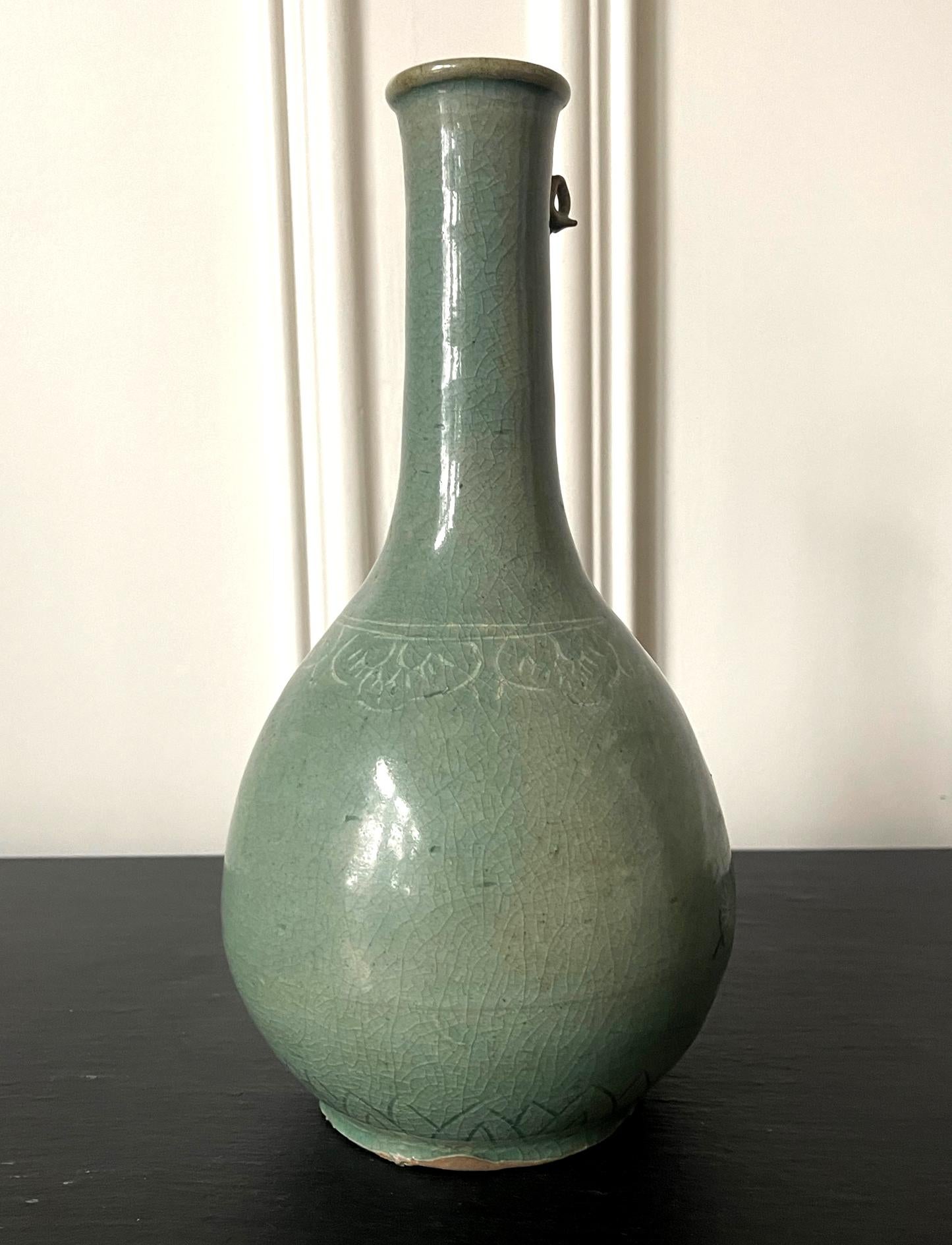 Korean Celadon Ceramic Long Neck Bottle Vase with Slip Inlay Goryeo Dynasty In Fair Condition For Sale In Atlanta, GA