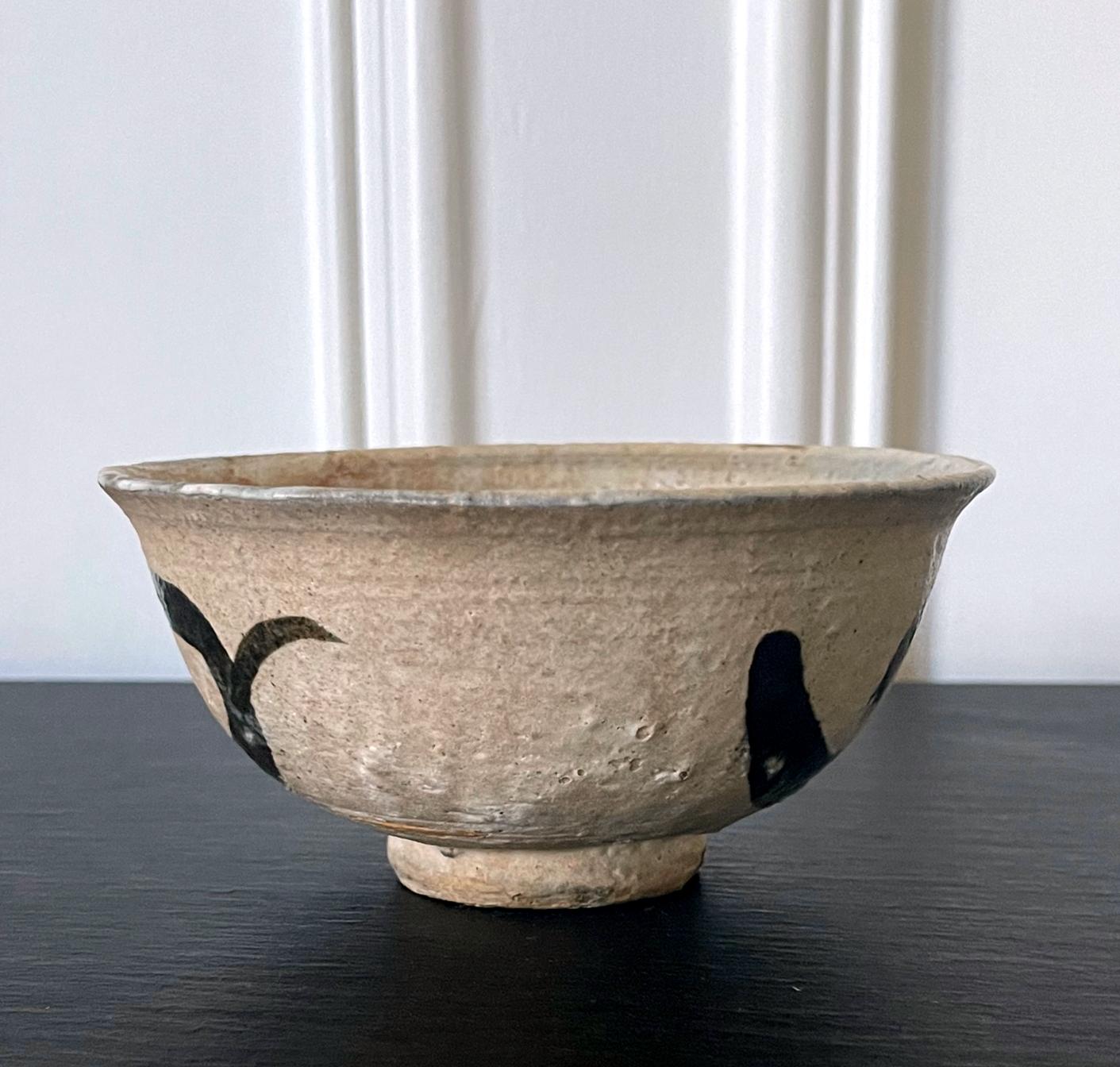 Korean Ceramic Buncheong Ware Tea Bowl Early Joseon Dynasty In Fair Condition For Sale In Atlanta, GA