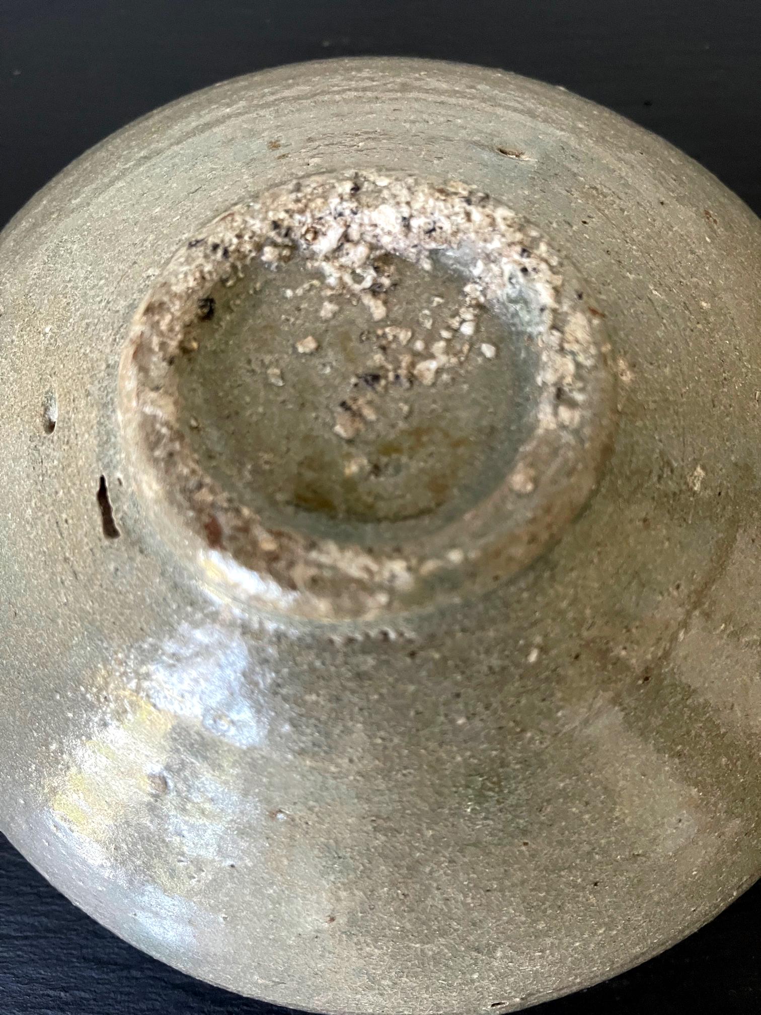 Korean Ceramic Celadon Bowl with Slip Inlay Goryeo Dynasty For Sale 6