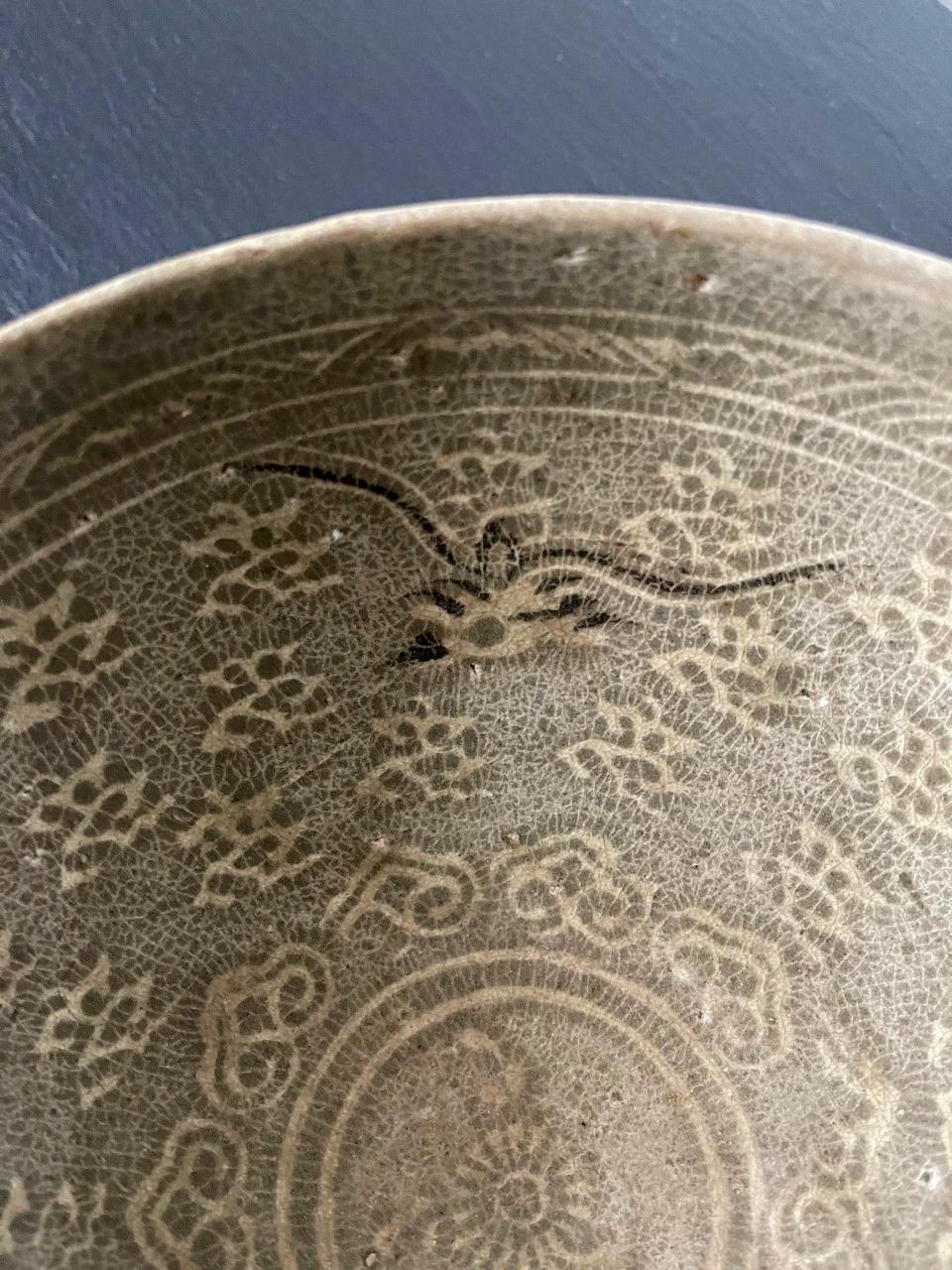 Korean Ceramic Celadon Bowl with Slip Inlay Goryeo Dynasty For Sale 8