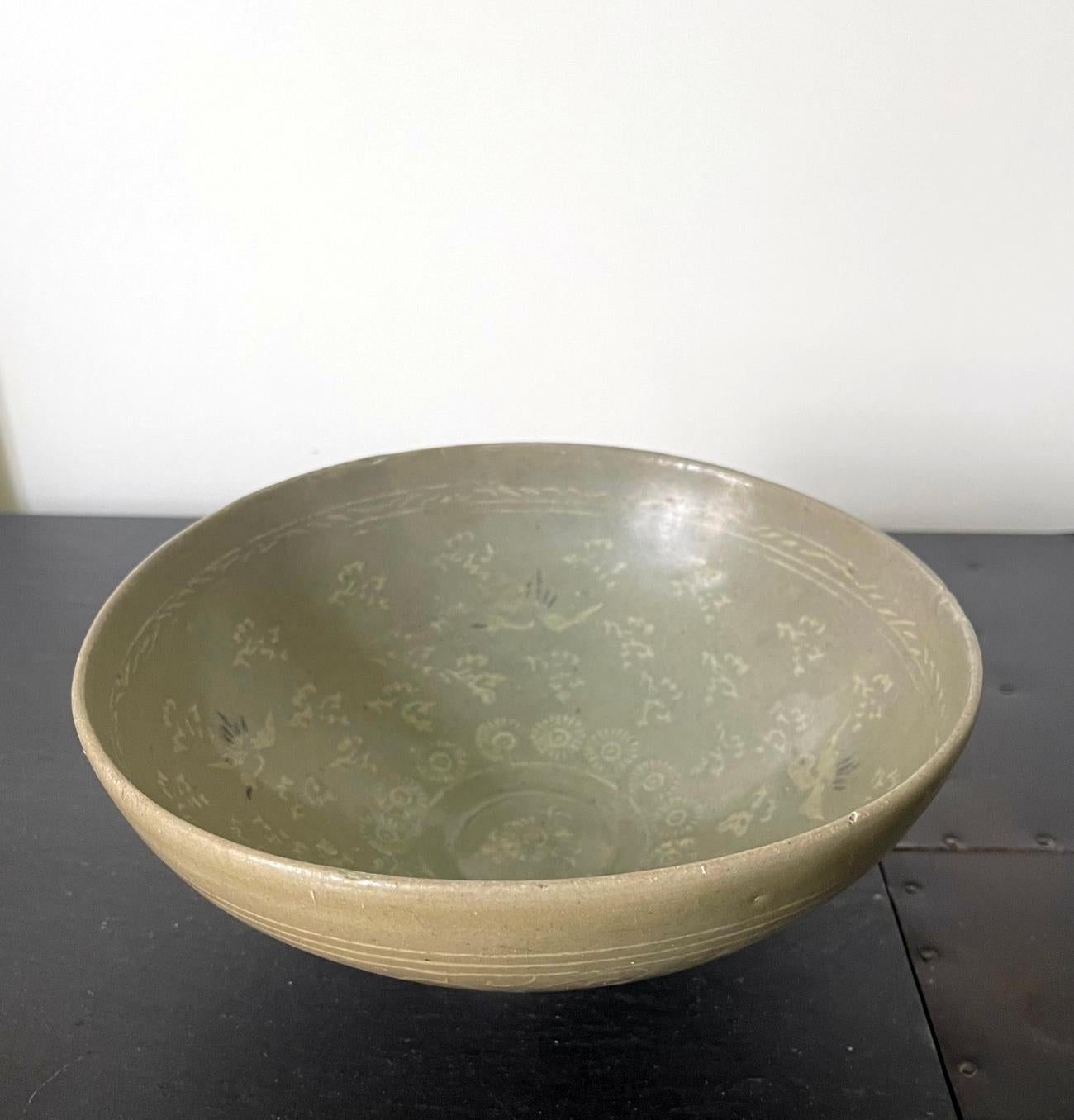 Archaistic Korean Ceramic Celadon Bowl with Slip Inlay Goryeo Dynasty For Sale