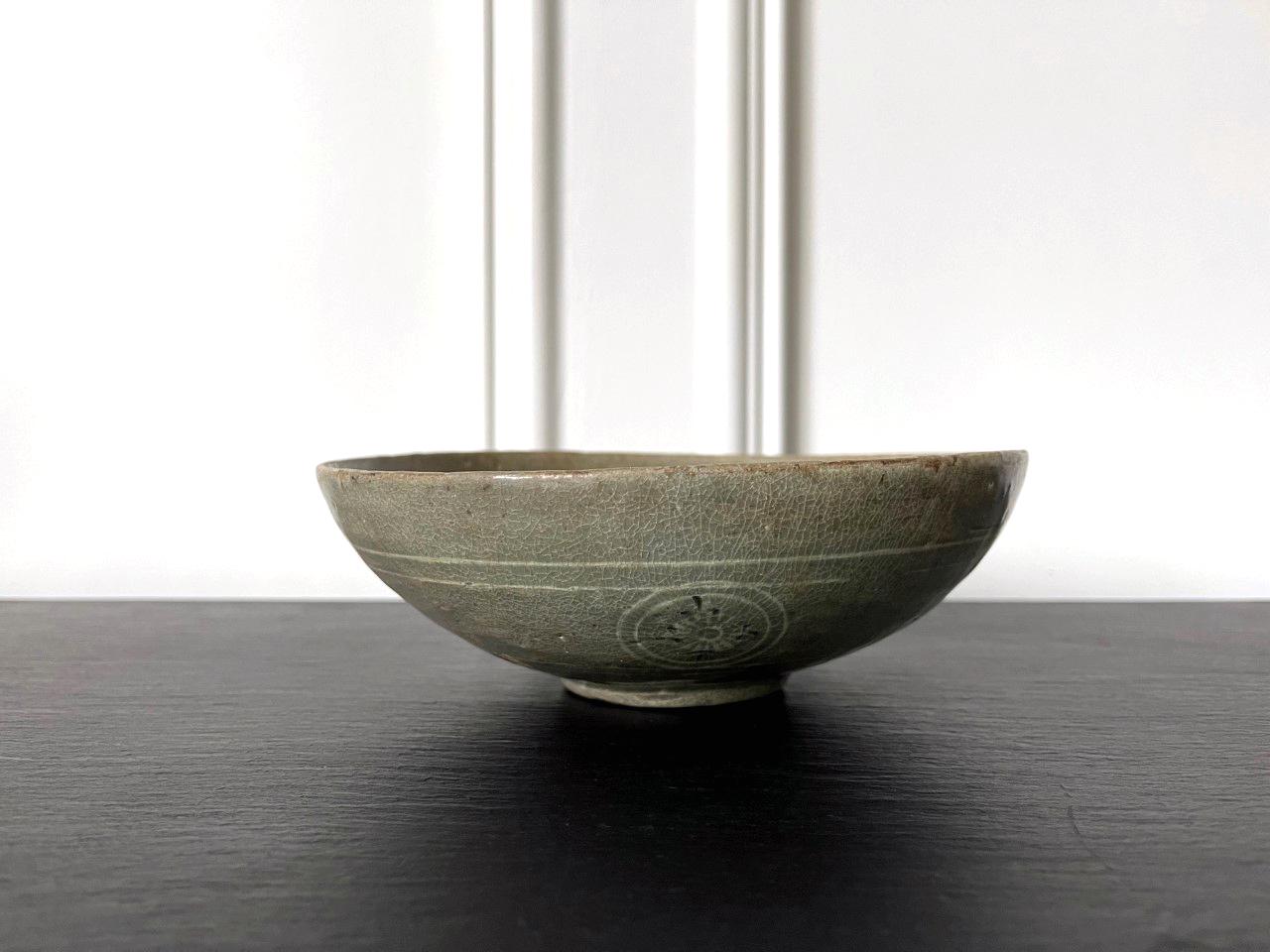 18th Century and Earlier Korean Ceramic Celadon Bowl with Slip Inlay Goryeo Dynasty For Sale