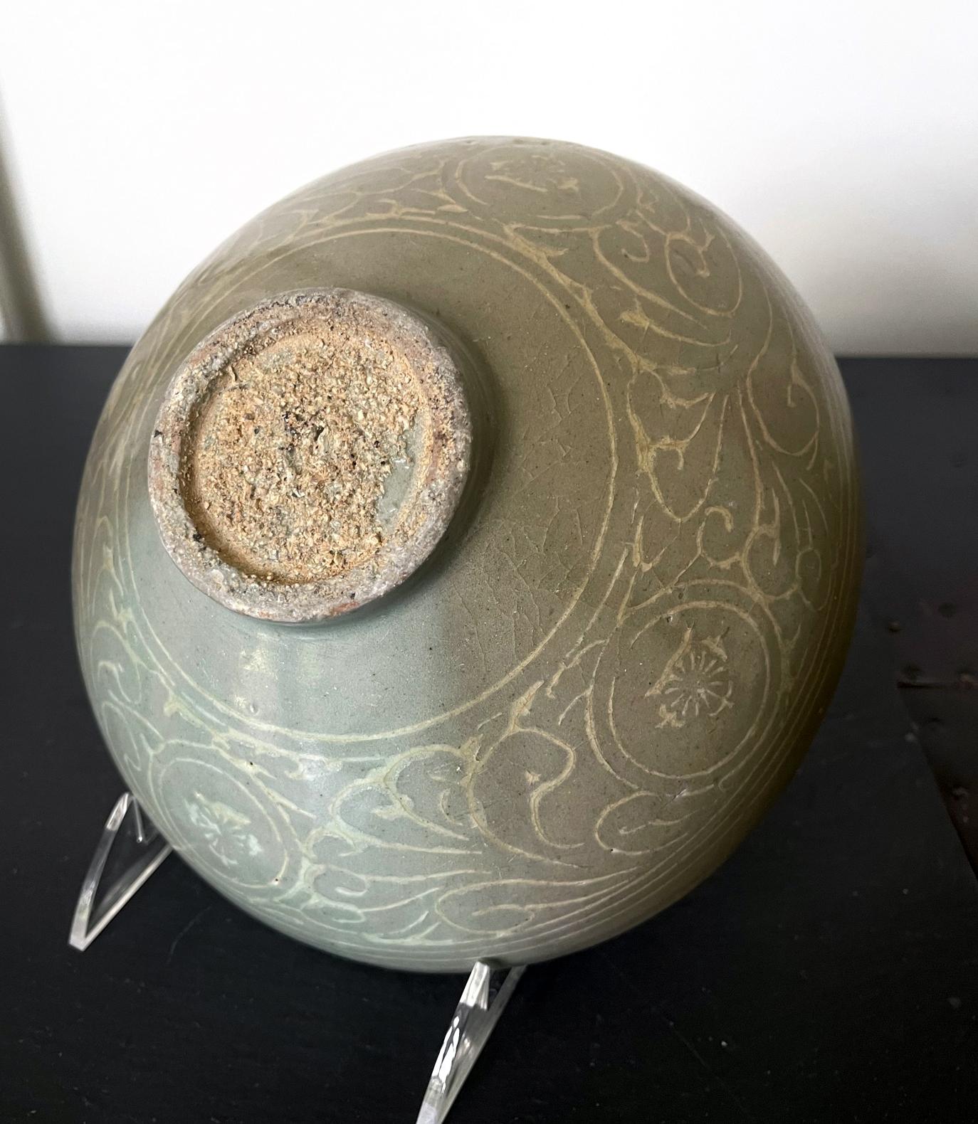 Keramikschale aus Celadon mit Slip-Intarsien aus der Goryeo-Dynastie im Angebot 3