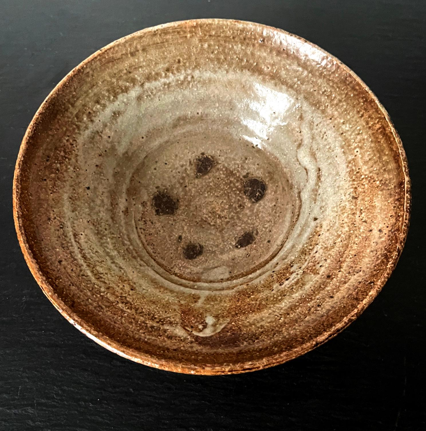Koreanische Chawan-Ido-Teeschale aus Keramik mit Soba-Glasur Kuroda Touen im Zustand „Gut“ im Angebot in Atlanta, GA