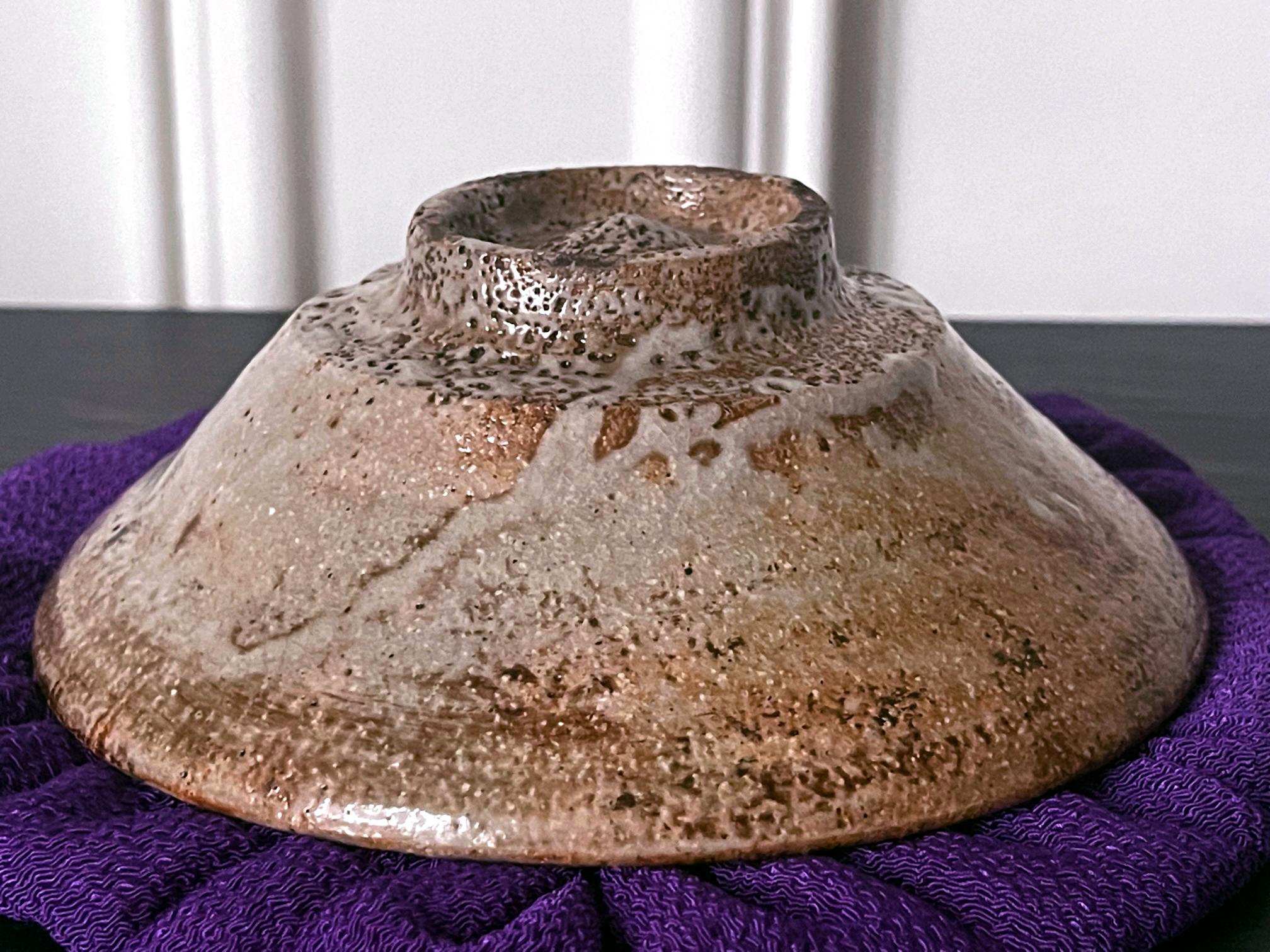 18th Century Korean Ceramic Chawan Ido Tea Bowl with Soba Glaze Kuroda Touen For Sale