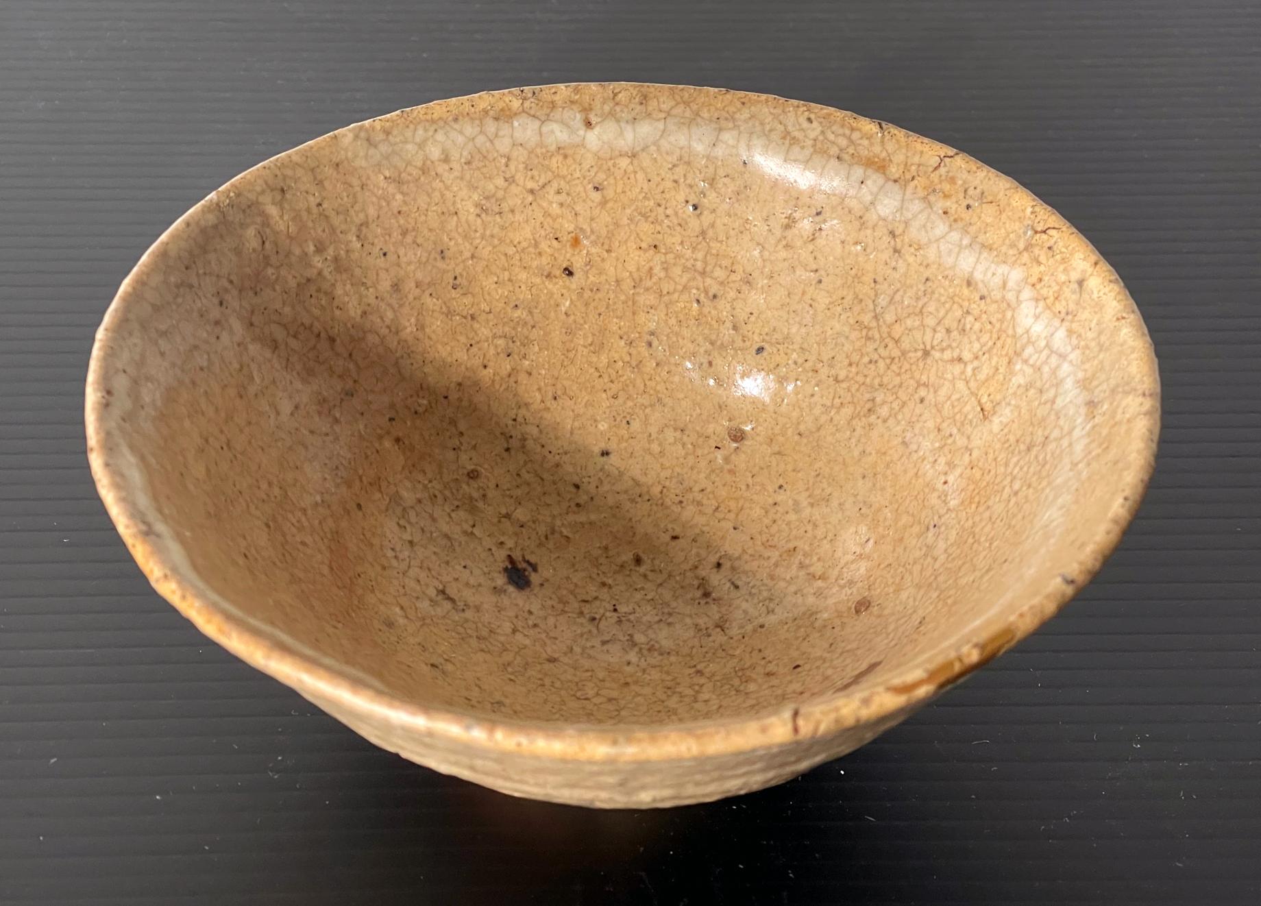 Korean Ceramic Ido Tea Bowl Chawan Joseon Dynasty In Good Condition For Sale In Atlanta, GA
