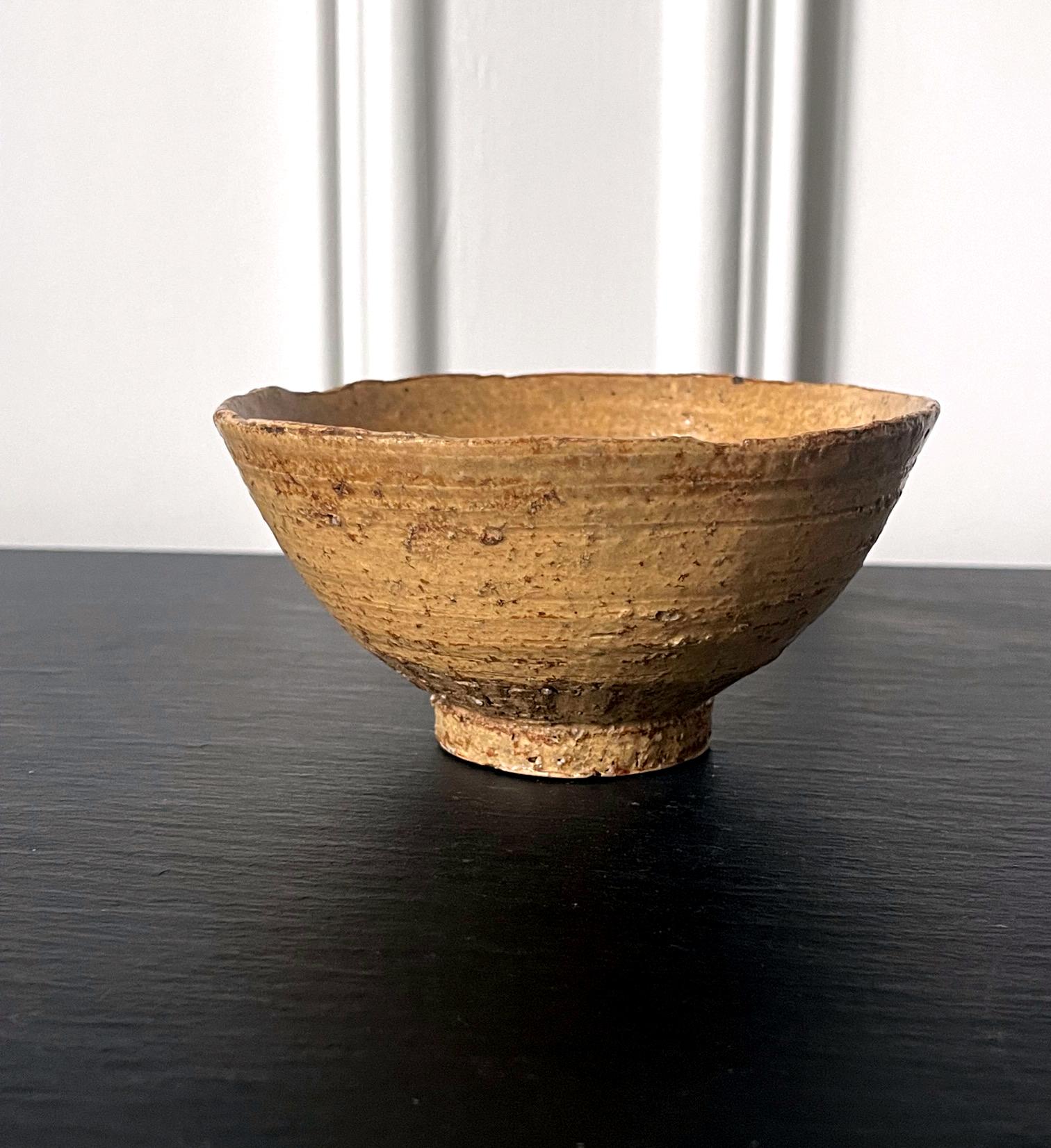 Koreanische Ki-Irabo-Teeschale aus Keramik aus der Chawan Joseon-Dynastie (Sonstiges) im Angebot