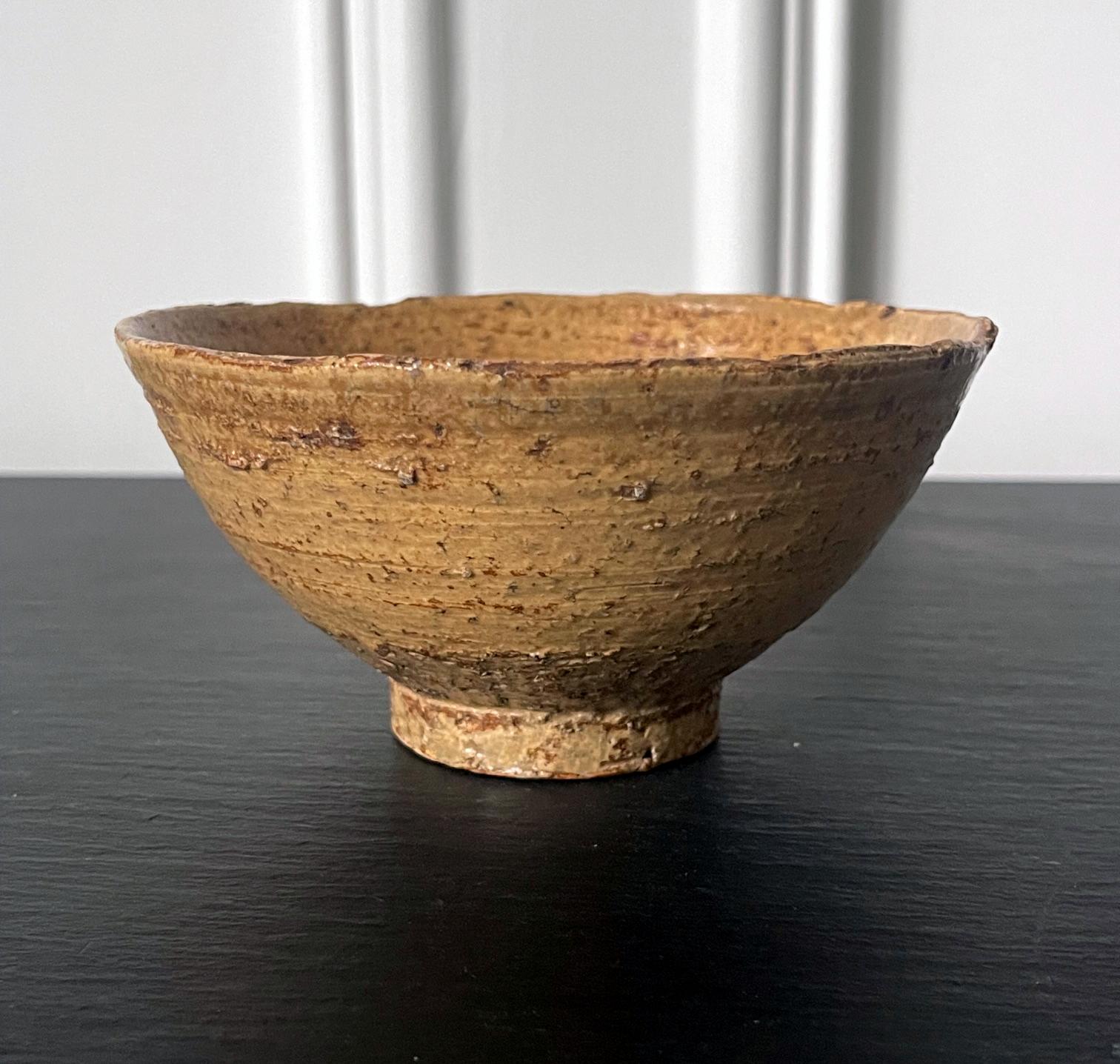 Korean Ceramic Ki-Irabo Tea Bowl Chawan Joseon Dynasty In Good Condition For Sale In Atlanta, GA