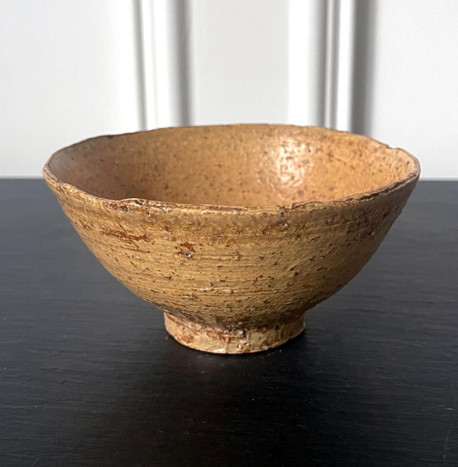Koreanische Ki-Irabo-Teeschale aus Keramik aus der Chawan Joseon-Dynastie im Angebot 1