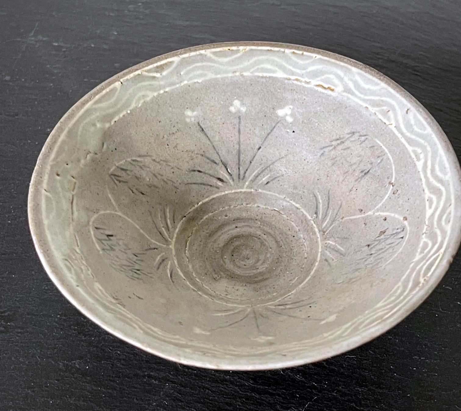 Korean Ceramic Tea Bowl with Slip Inlays Goryeo Dynasty For Sale 8