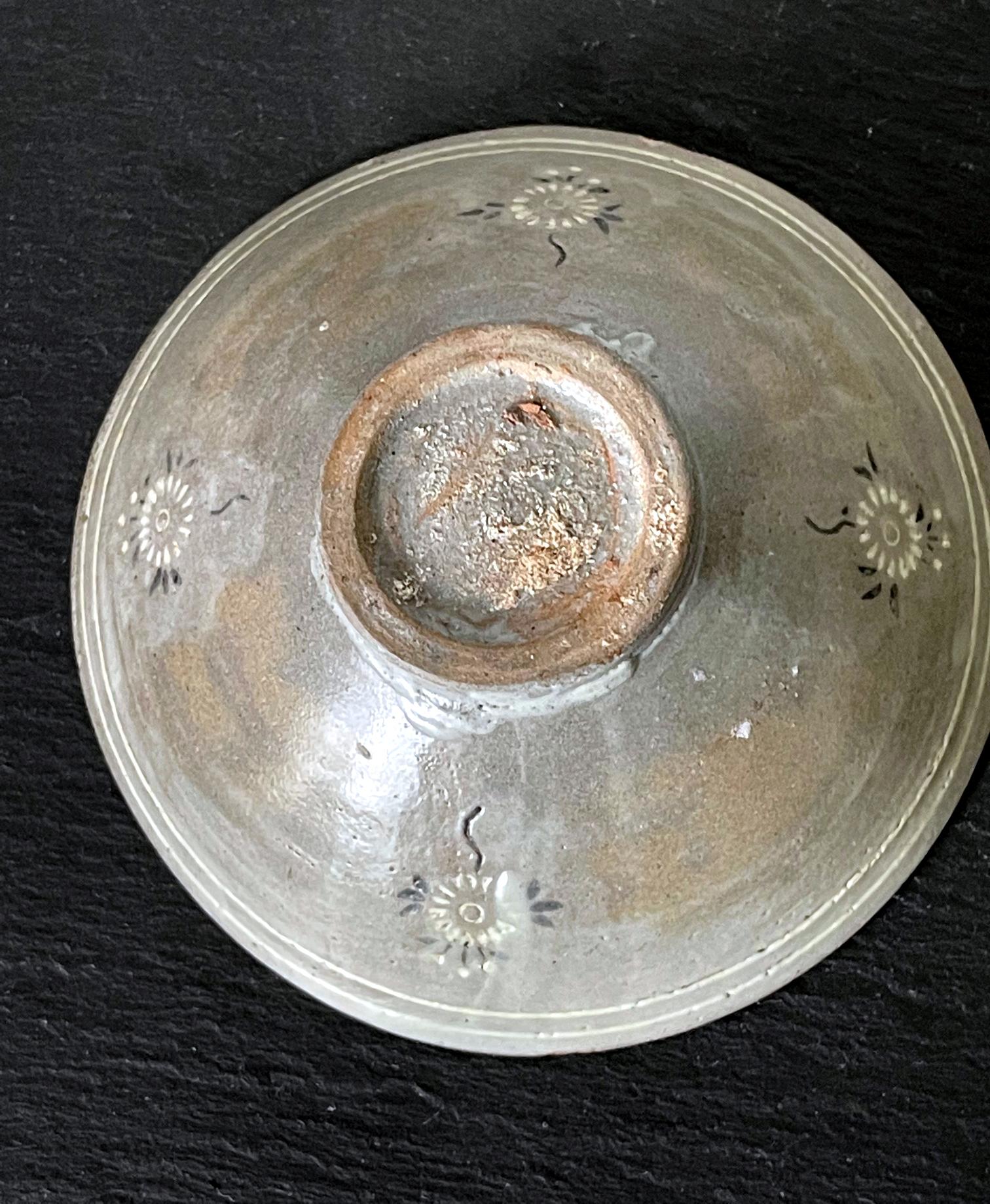 Korean Ceramic Tea Bowl with Slip Inlays Goryeo Dynasty For Sale 3