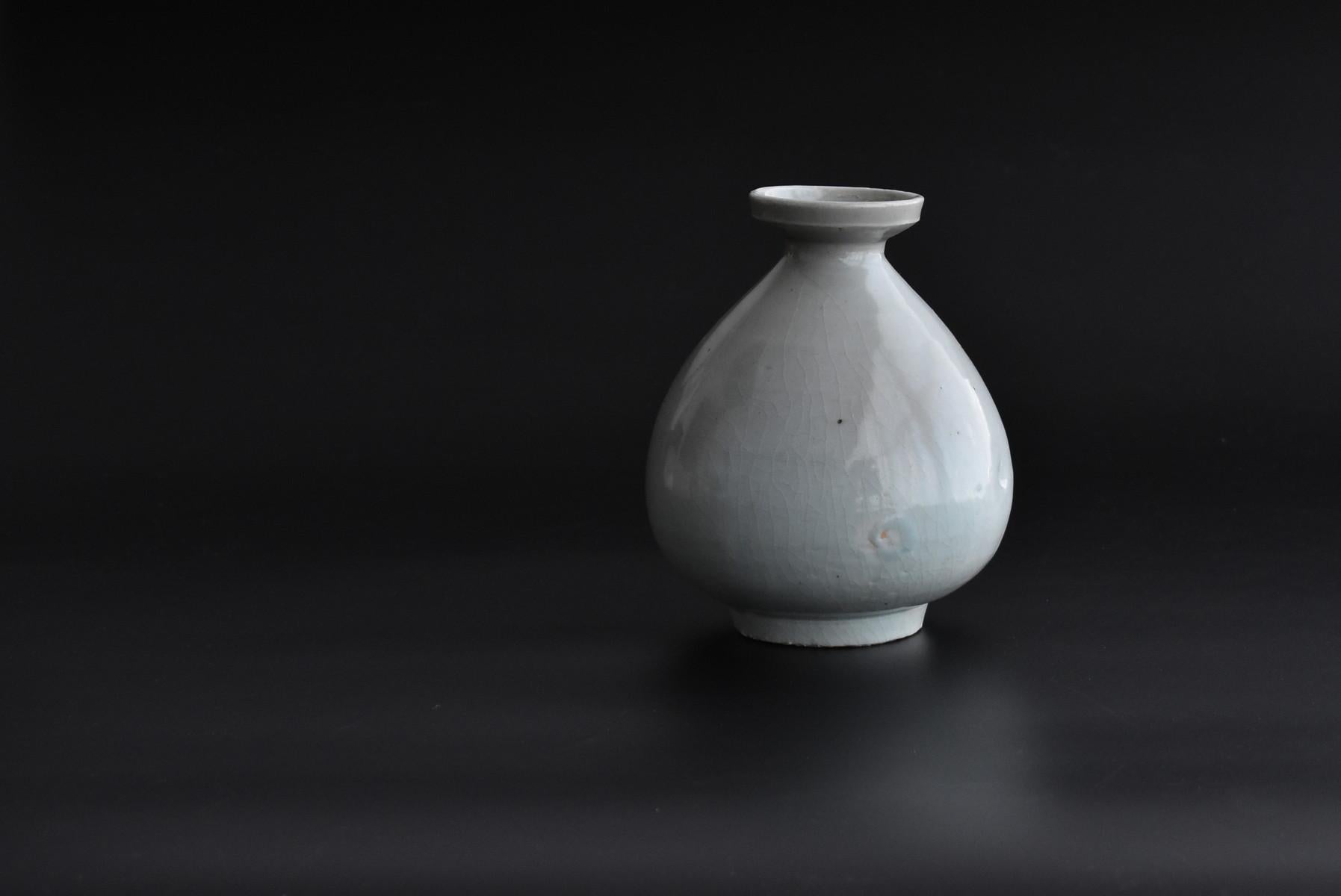 Korean Ceramics Lee Dynasty 18th Century White Porcelain Vase or Korean Antiques 10